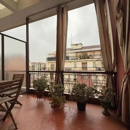 Apartment 5 Minutes' Walk From The Olympic Stadium *