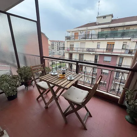 Appartement 5 Minutes' Walk From The Olympic Stadium