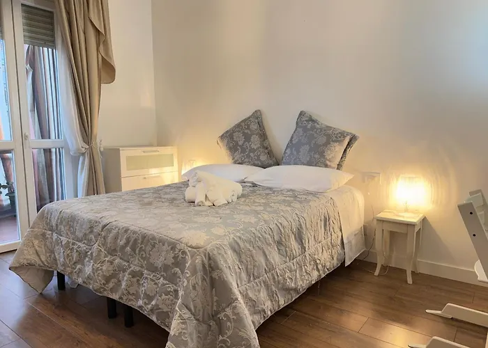 Appartement 5 Minutes' Walk From The Olympic Stadium *