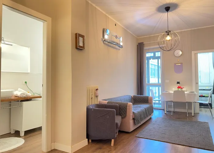 5 Minutes' Walk From The Olympic Stadium Apartment