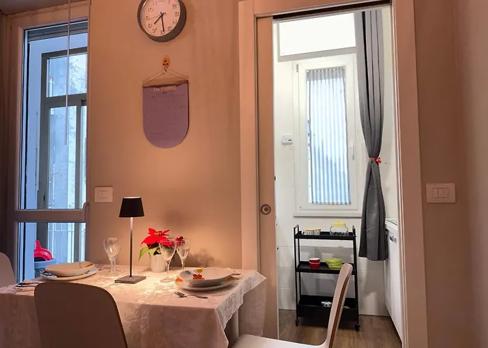 5 Minutes' Walk From The Olympic Stadium Apartment