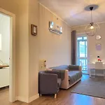 5 Minutes' Walk From The Olympic Stadium Appartamento